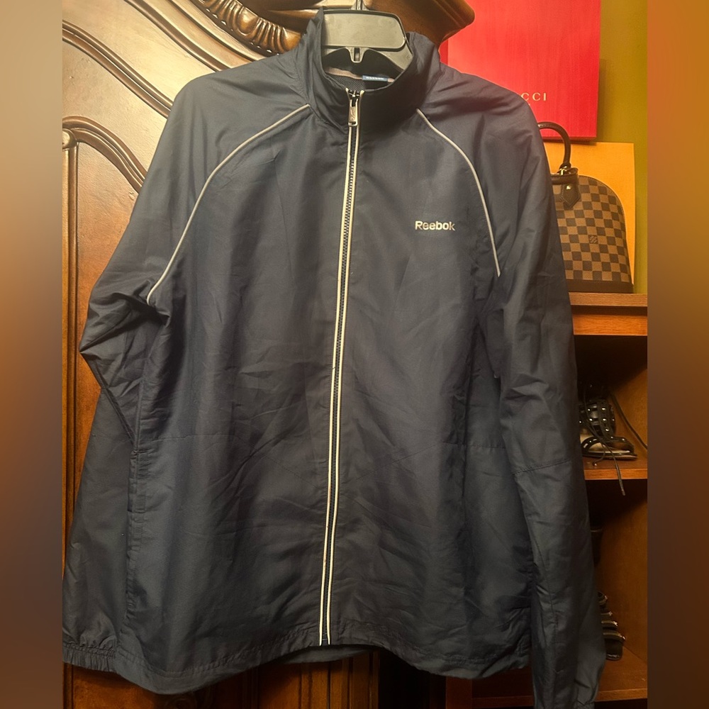 NWOT Men Training Relax Fit Reebok Windbreaker